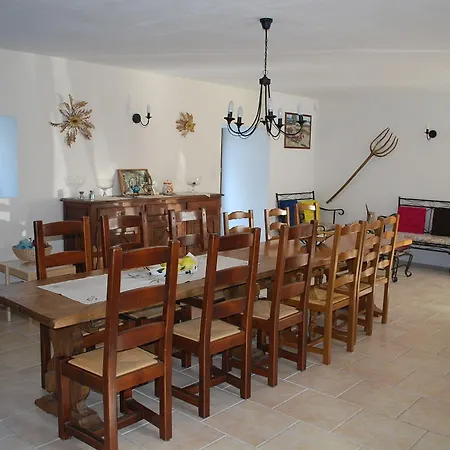 Oda ve Kahvaltı D'hotes Entre Dolmens Et Fontaines