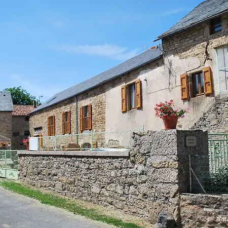 D'hotes Entre Dolmens Et Fontaines