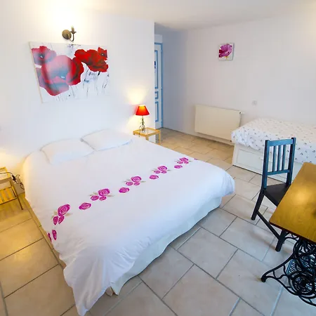 D'hotes Entre Dolmens Et Fontaines Oda ve Kahvaltı