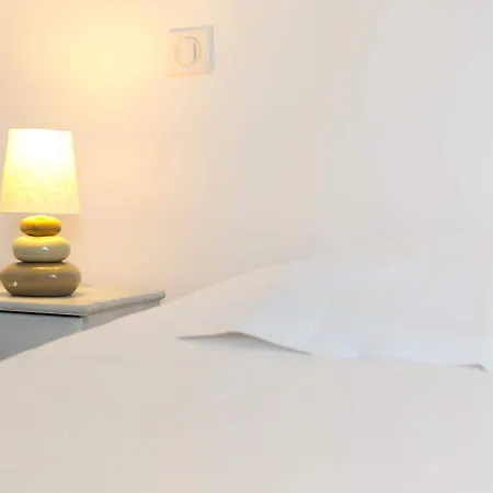 D'hotes Entre Dolmens Et Fontaines Oda ve Kahvaltı 3*