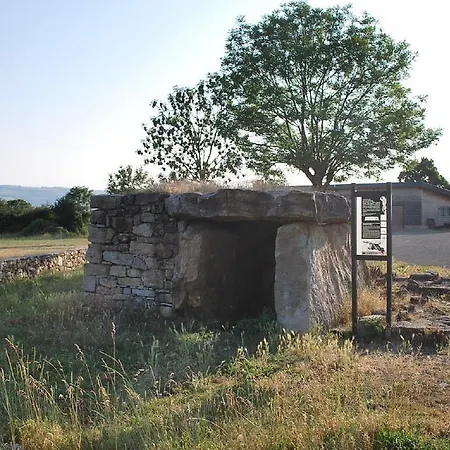 D'hotes Entre Dolmens Et Fontaines Oda ve Kahvaltı 3*