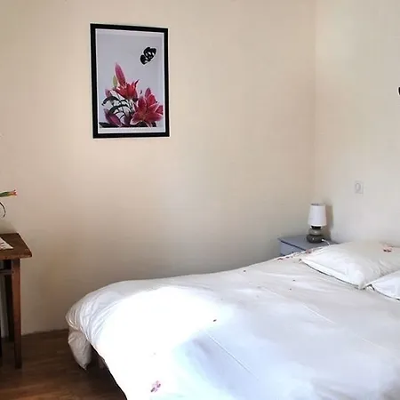 Oda ve Kahvaltı D'hotes Entre Dolmens Et Fontaines 3*