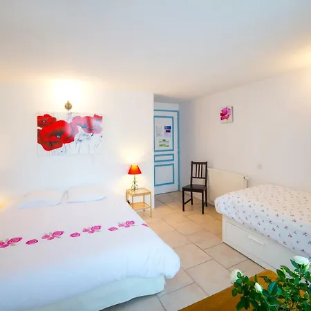 D'hotes Entre Dolmens Et Fontaines Oda ve Kahvaltı 3*