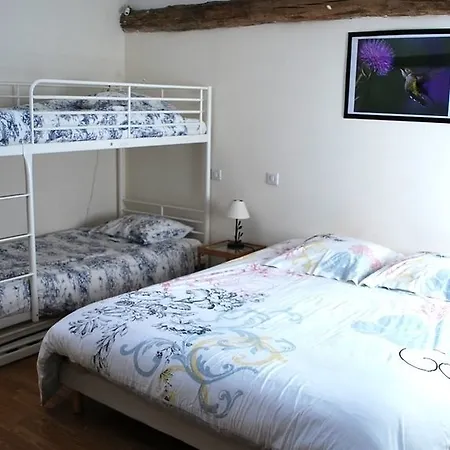 D'hotes Entre Dolmens Et Fontaines Bed & Breakfast 3*