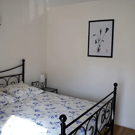 Bed & Breakfast D'hotes Entre Dolmens Et Fontaines 3*