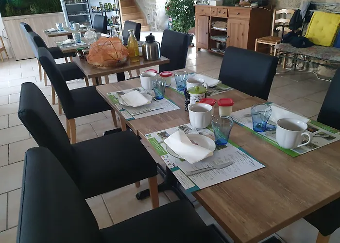 D'hotes Entre Dolmens Et Fontaines Bed and Breakfast 3*