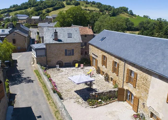 D'hotes Entre Dolmens Et Fontaines 3*