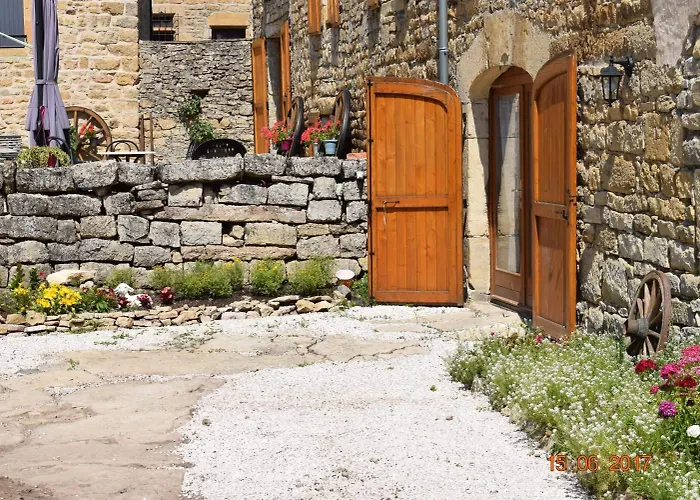 D'hotes Entre Dolmens Et Fontaines Bed and Breakfast