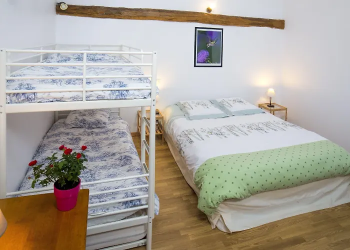 Bed and Breakfast D'hotes Entre Dolmens Et Fontaines