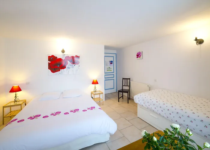 D'hotes Entre Dolmens Et Fontaines Bed and Breakfast 3*