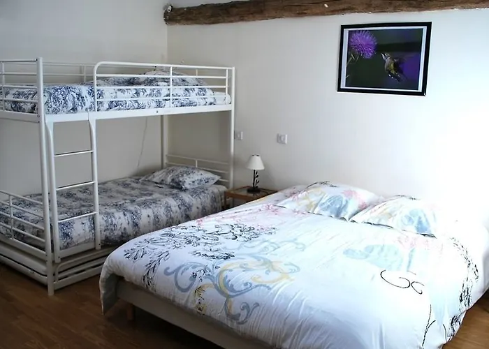 D'hotes Entre Dolmens Et Fontaines Bed and Breakfast 3*