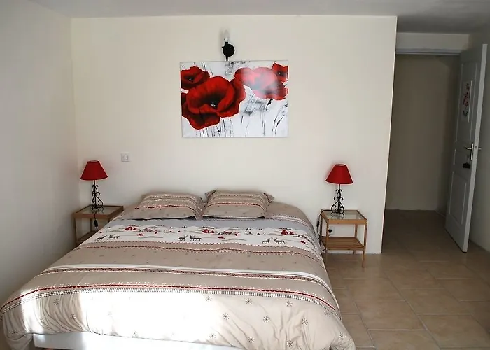 D'hotes Entre Dolmens Et Fontaines 3*