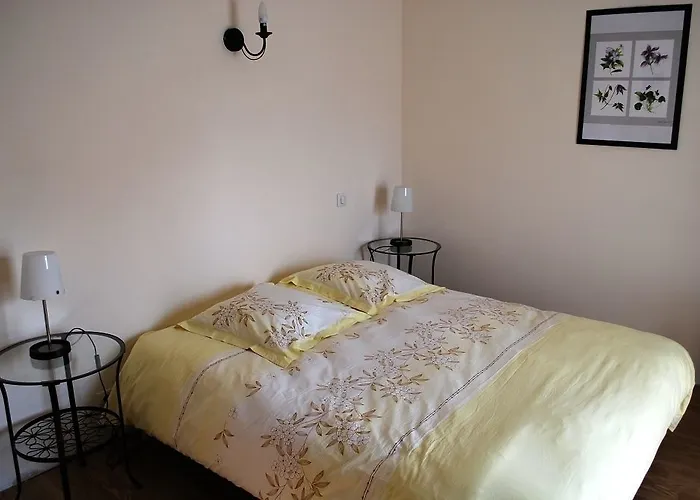 D'hotes Entre Dolmens Et Fontaines