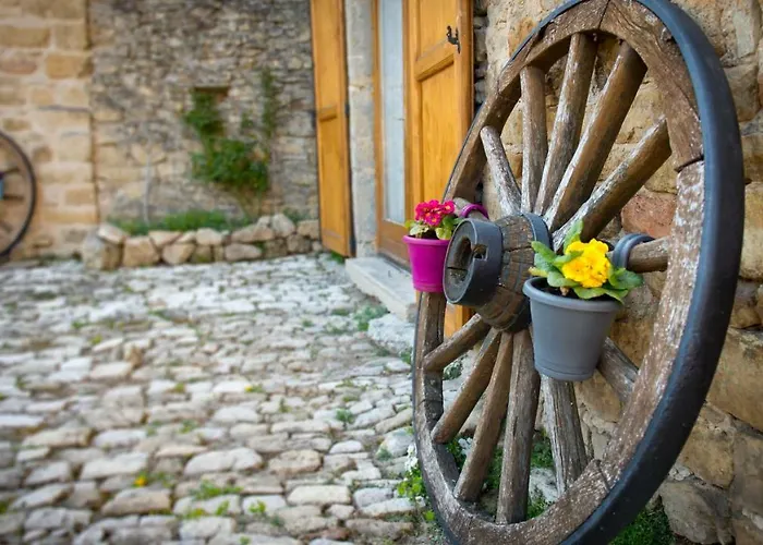 D'hotes Entre Dolmens Et Fontaines 3*