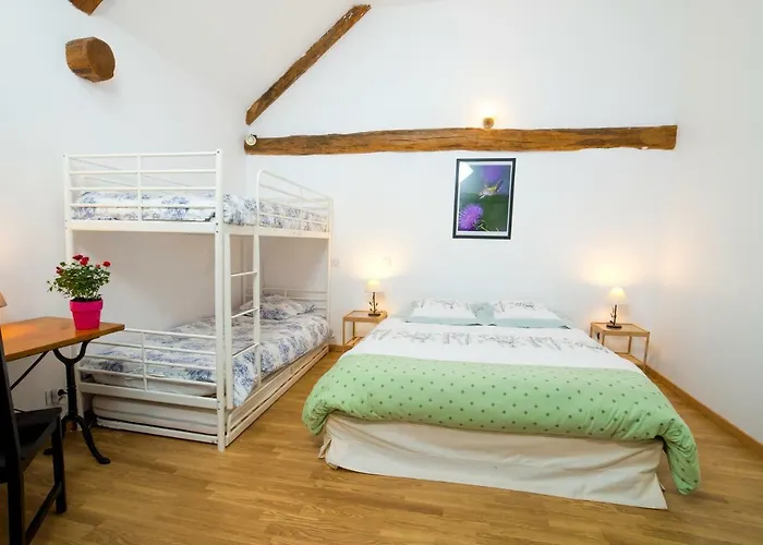 Bed and Breakfast D'hotes Entre Dolmens Et Fontaines 3*